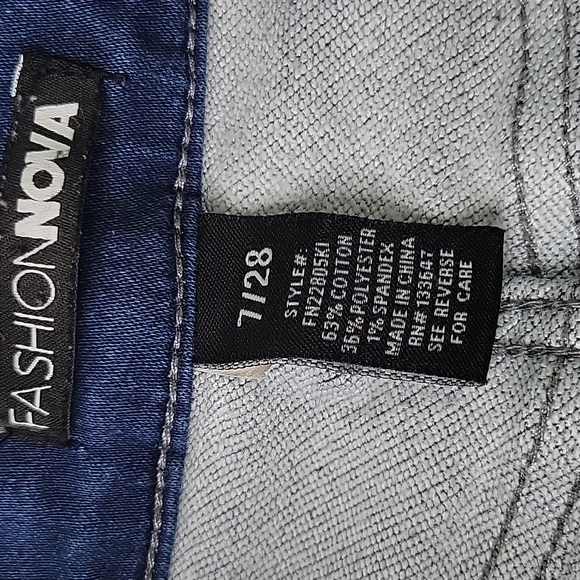 Fashion Nova Distressed Jeggings SZ 7 - Picture 9 of 16